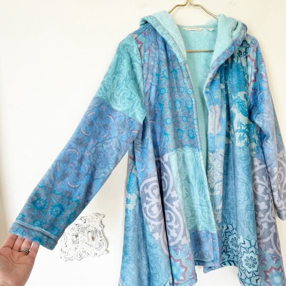 NWOT Soft Surroundings Aqua Floral Carli Cozy Sherpa Hooded Cardigan Wrap PM - Picture 6 of 8